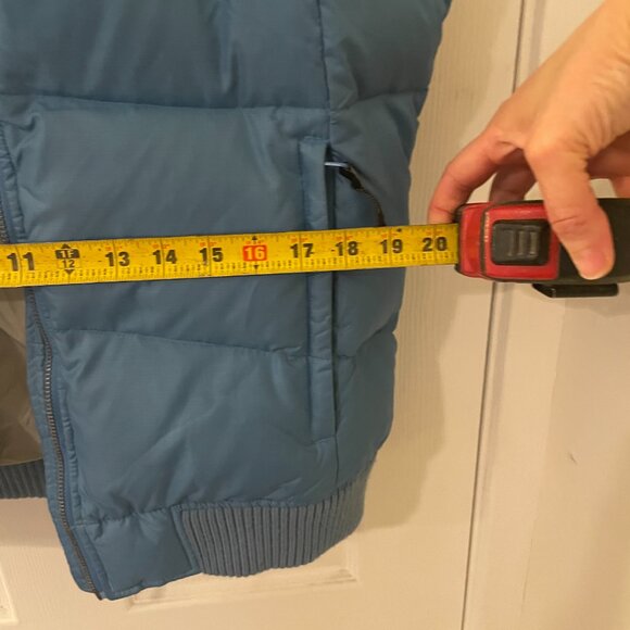 Woolrich nylon puffy vest with soft sherpa lining size Large, can be maternity - Picture 3 of 6